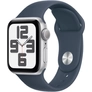 Kép 2/3 - Apple Watch SE (2023) GPS 44mm ezüst alumíniumtok, viharkék sportszíj - S/M