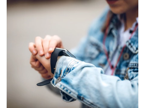 A Samsung Galaxy Watch 6 és a Watch 6 Classic színesen jelennek meg a rendereken